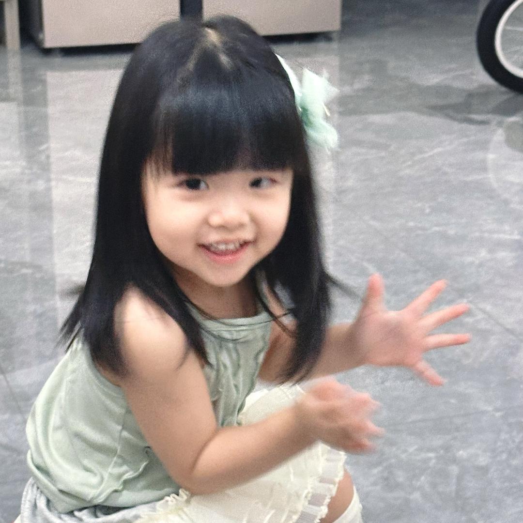 一朵小猫咪