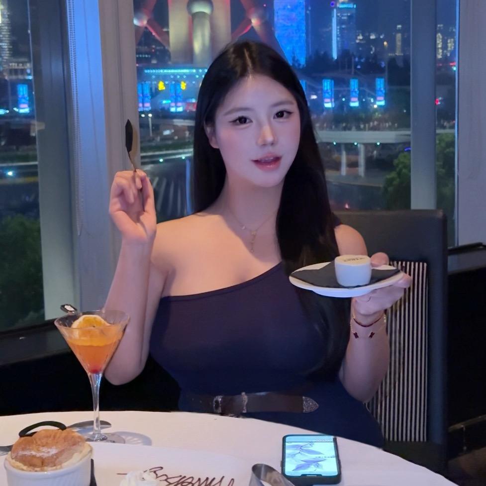 五花肉肉.