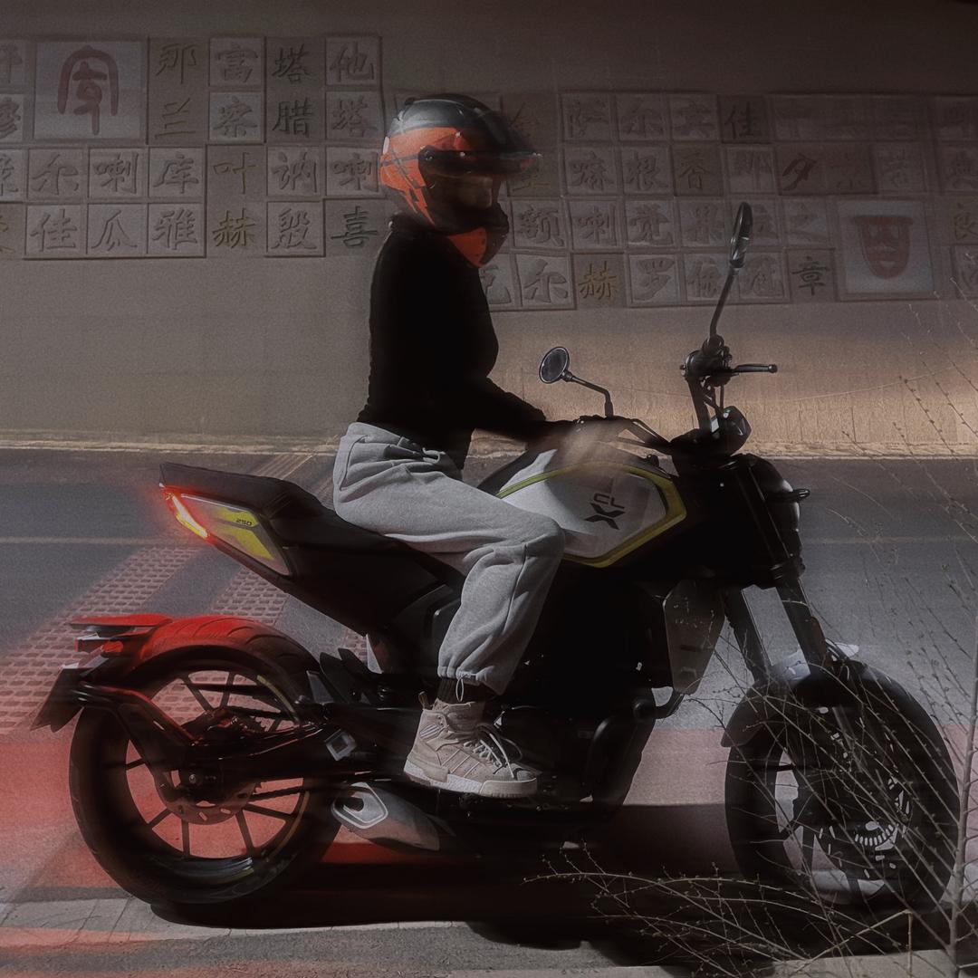 Tꫝiꪀᧁ.