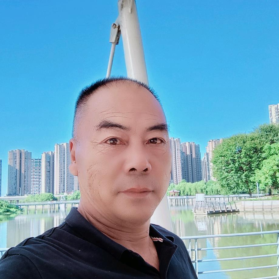 老吴爱唱歌