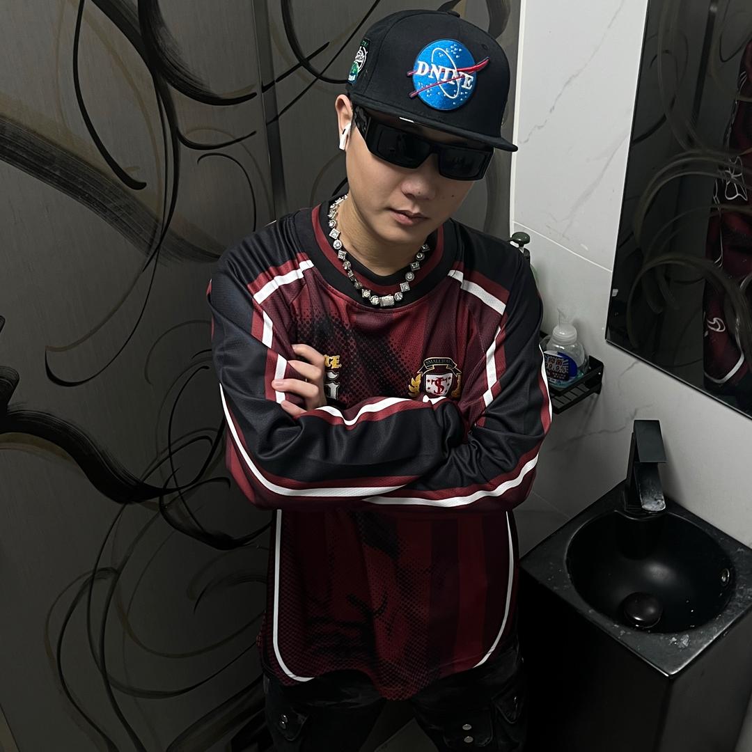 三三