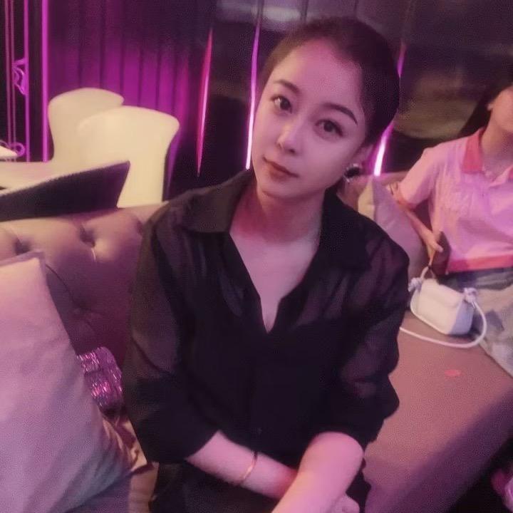 🖤-🖤