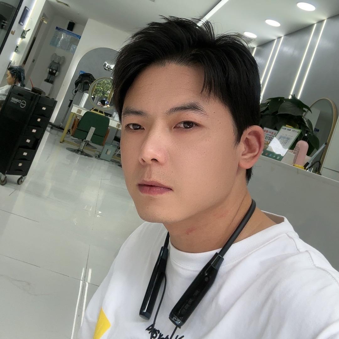 三合原素黄老师爱烫发