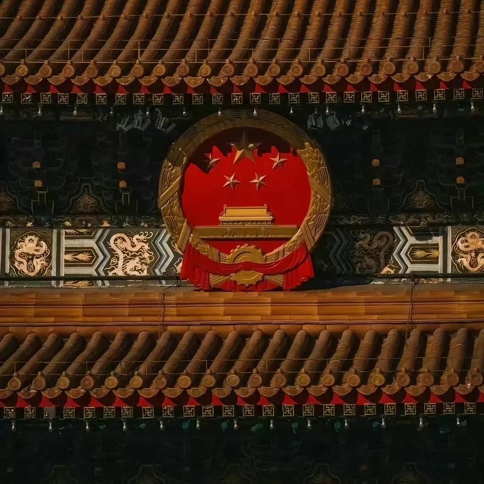 清冷破碎美男子
