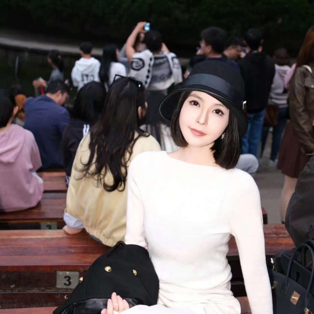 溶溶授权时尚定制女装