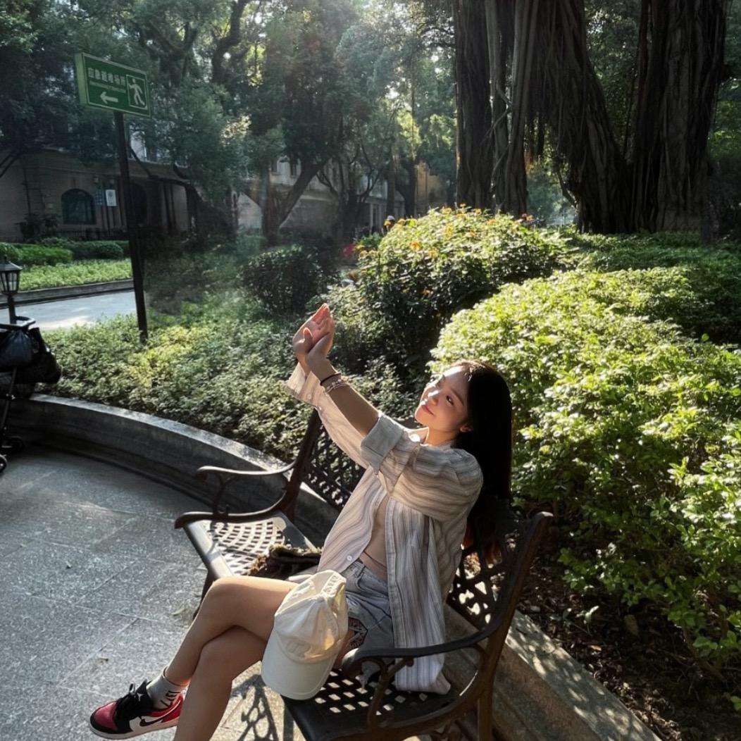 贝贝孕妇装穿搭