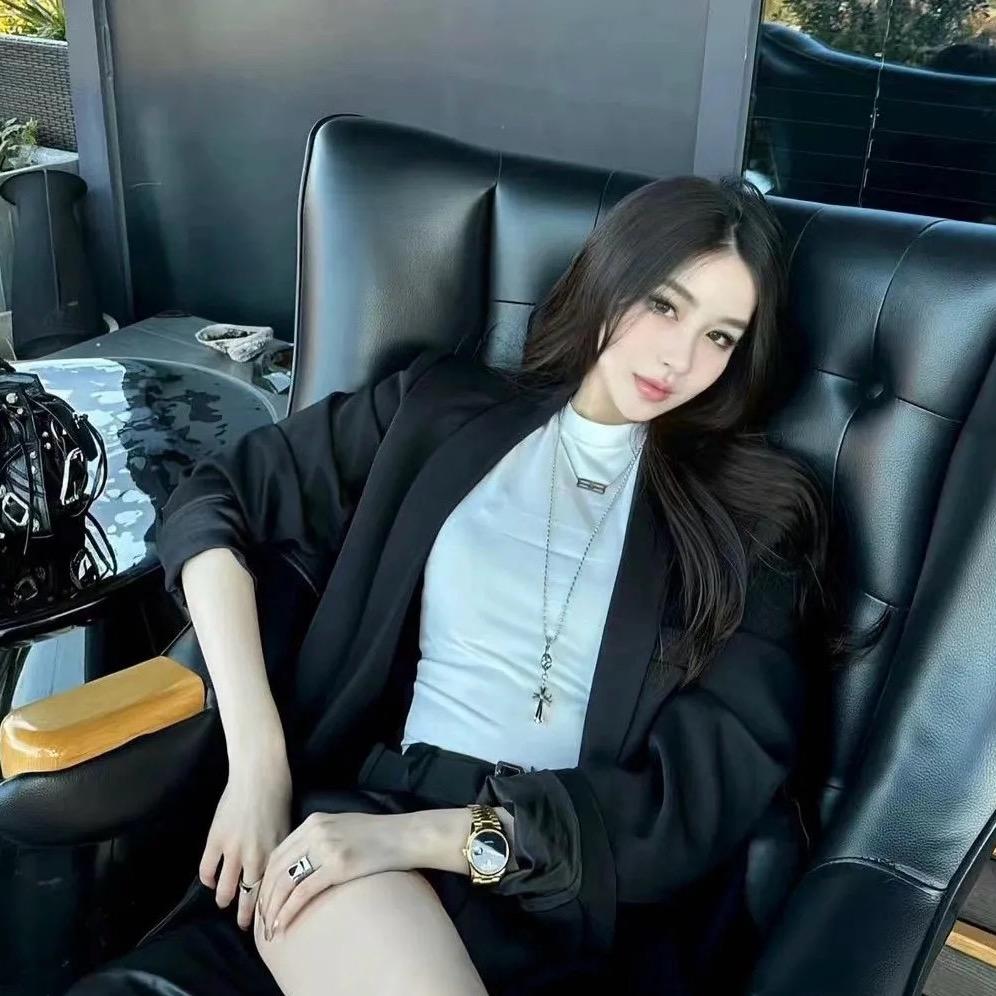 ￴￴ ￴￴ ￴￴￴小黄