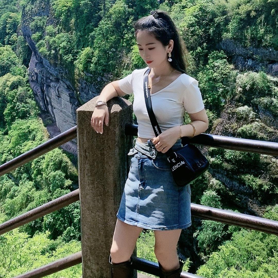 牛仔妹又美了