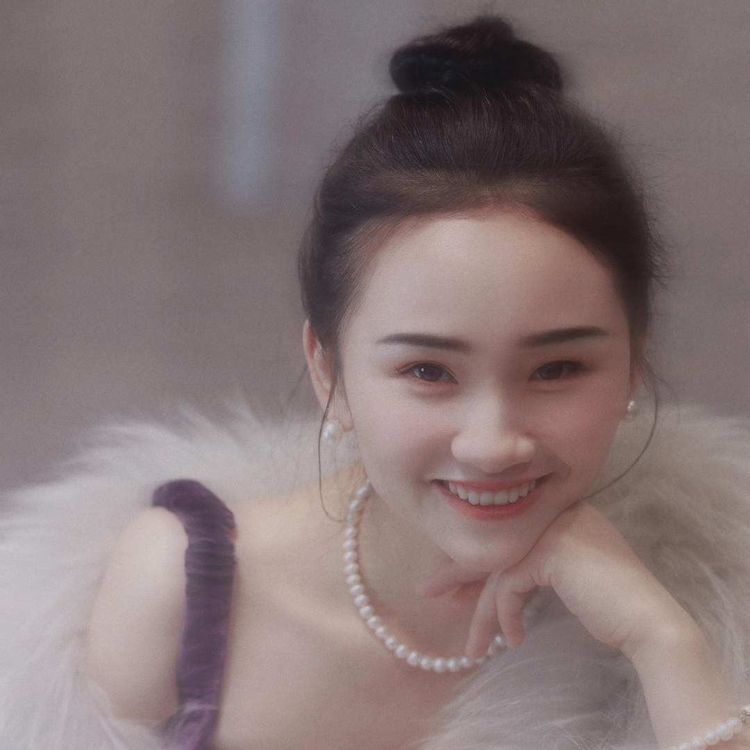 小小芳儿（奶呋呋蛋糕🎂）