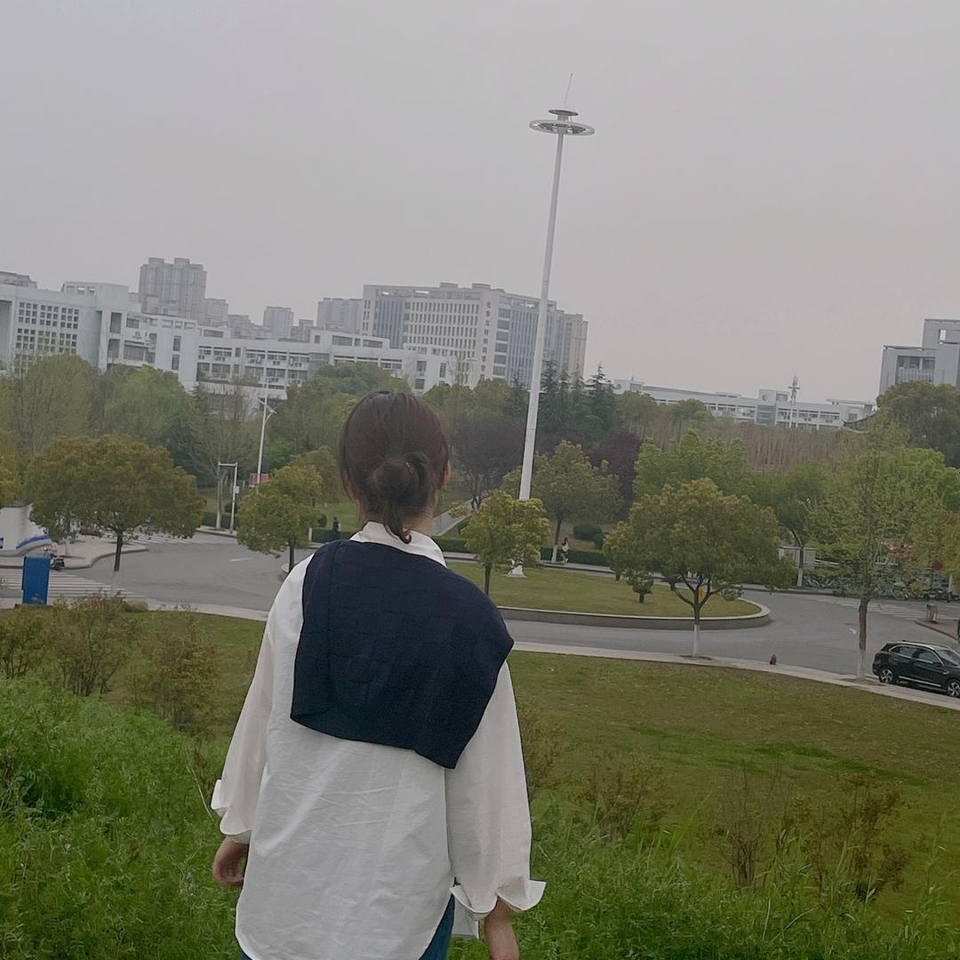 钱包有点陈女士