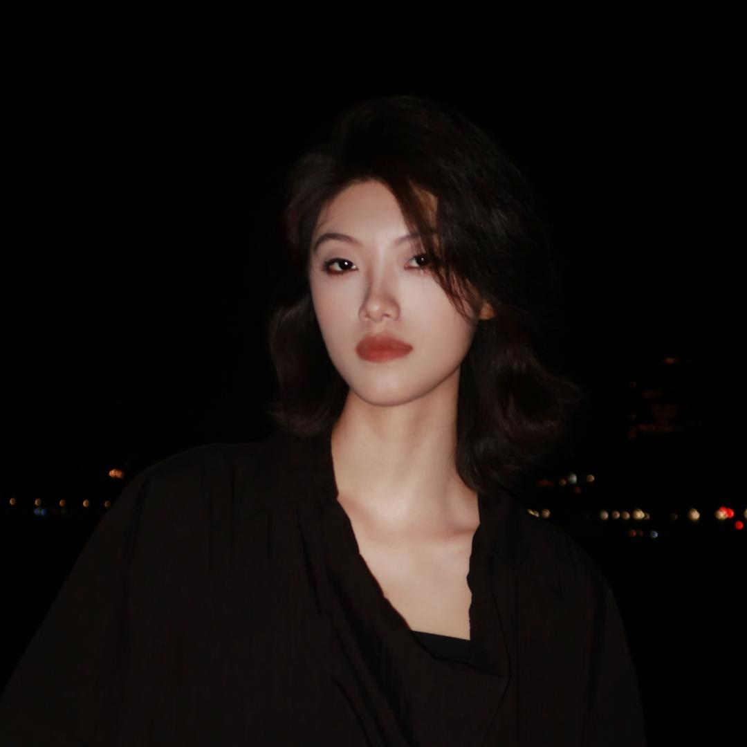 HU YAN（呼延）