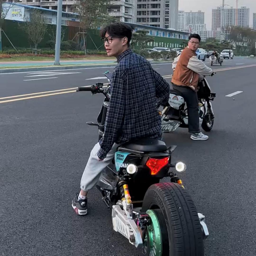 丁加宾🐝  　　　　　　　    🪳