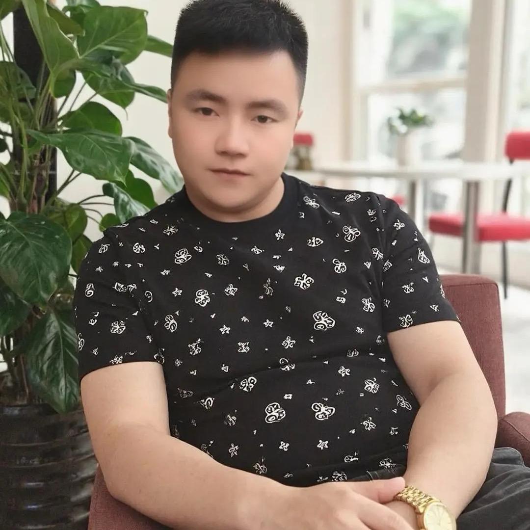 深拥
