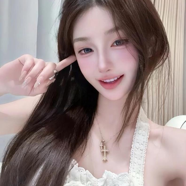 纯情少妇坐公交被十八个腹肌男大疯狂让坐