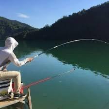 二舅垂钓