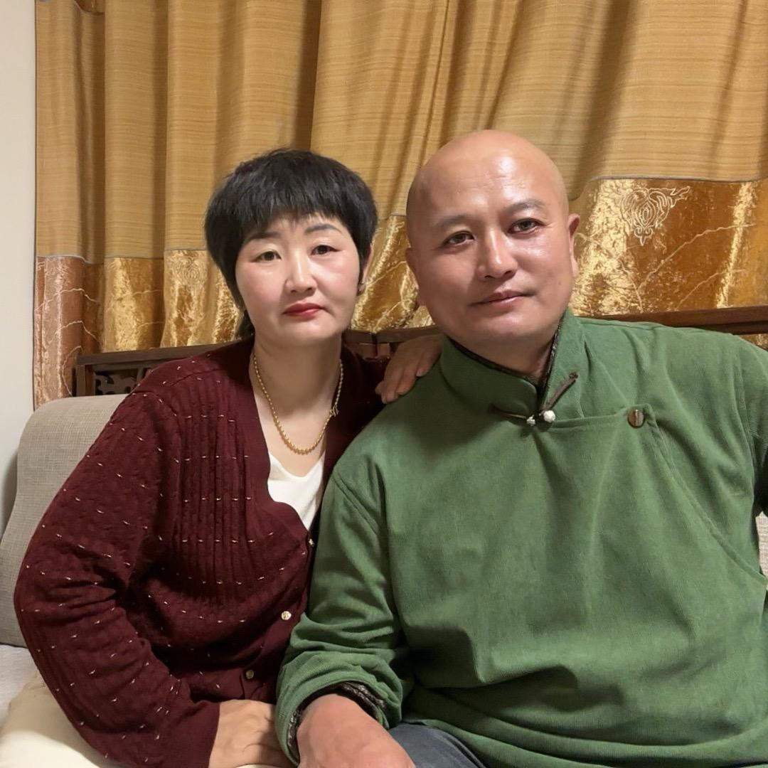 牧民其其格爱弹吉他