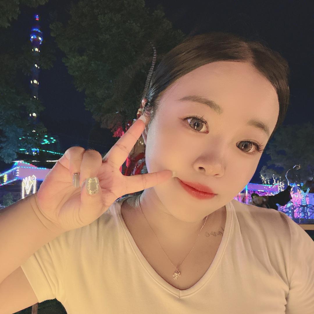小人国袖珍蕊蕊.