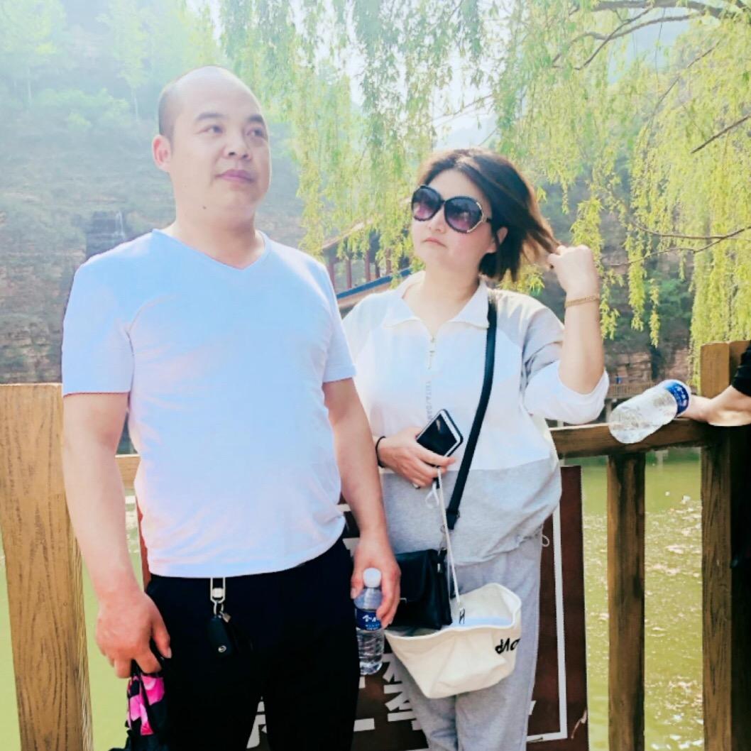 峰峰矿区阿龙砂锅鱼店！龙哥龙嫂