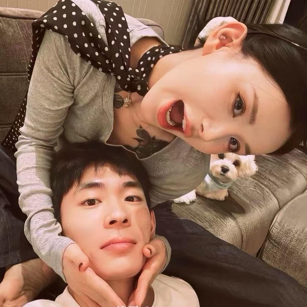 𝑭𝒊𝒏𝒐𝒔𝒉