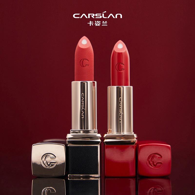 环疆新世界百货一楼卡姿兰—小马