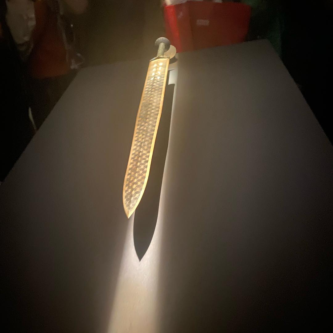 墨逸