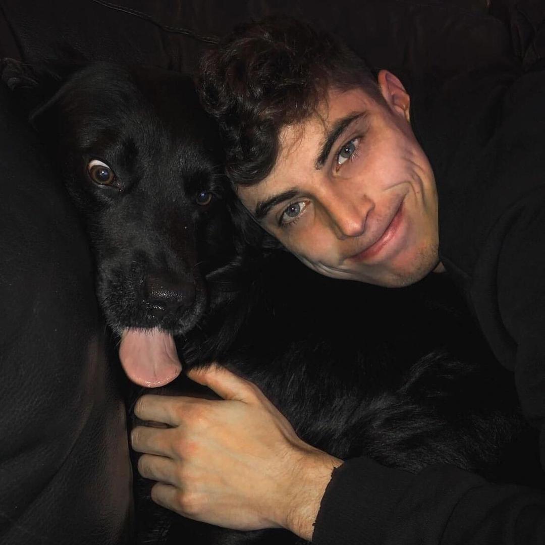 🙋🏿‍♂️🍊