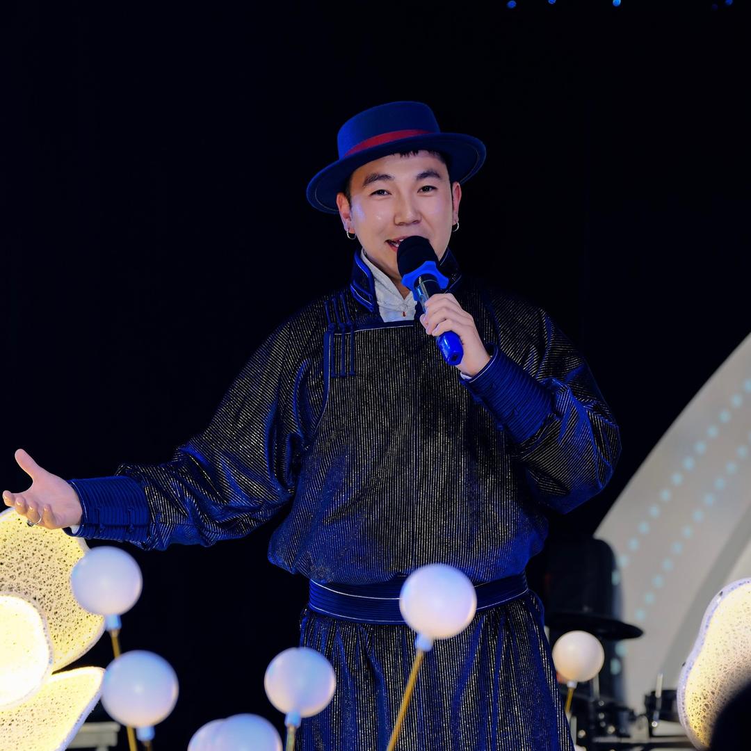 主持人Tavilin jiyaa