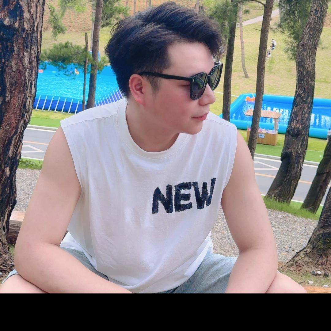 安顺【宫】酒吧 订台 严勇