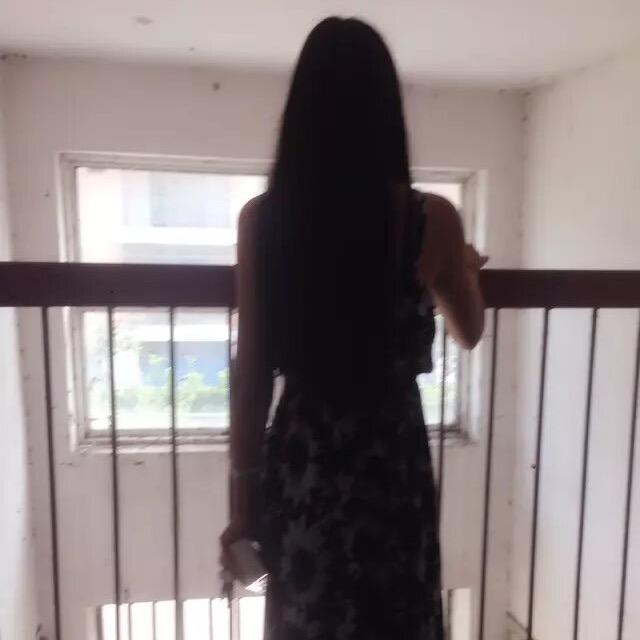 🌸卖鱼的小姐姐