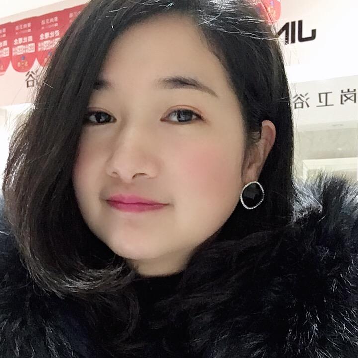新一隆建材老板娘