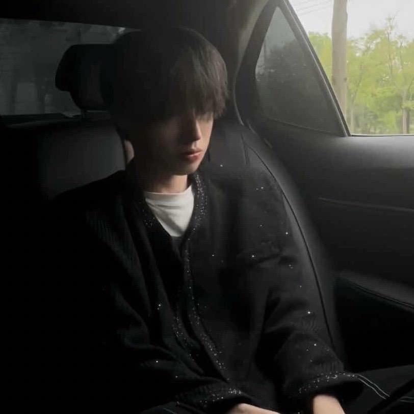 左眼