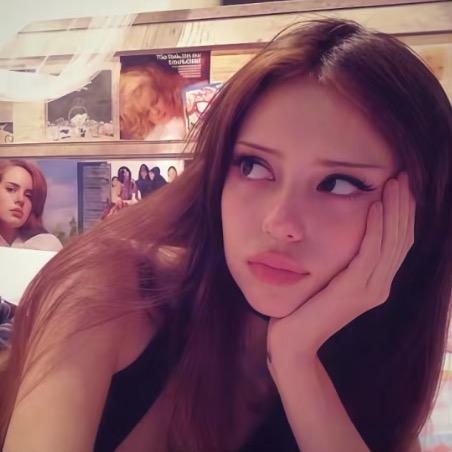 厌世的红色小白菜