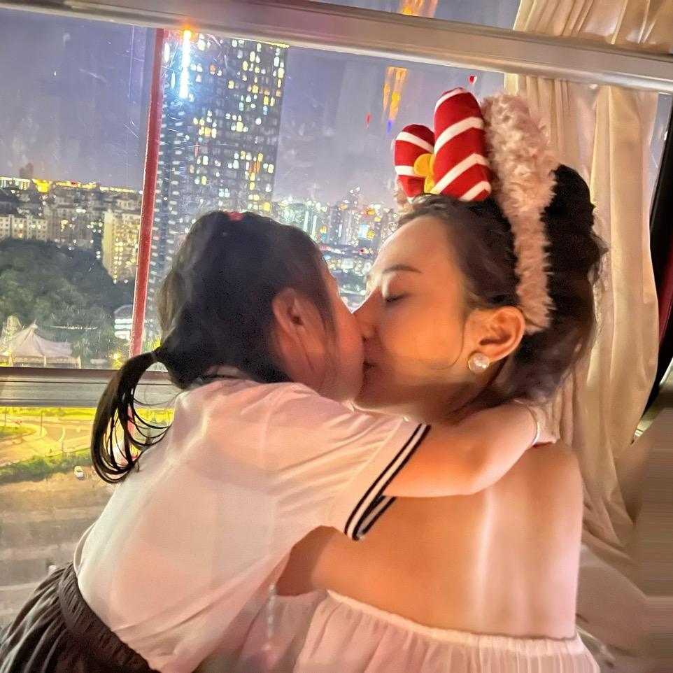 玲小妞
