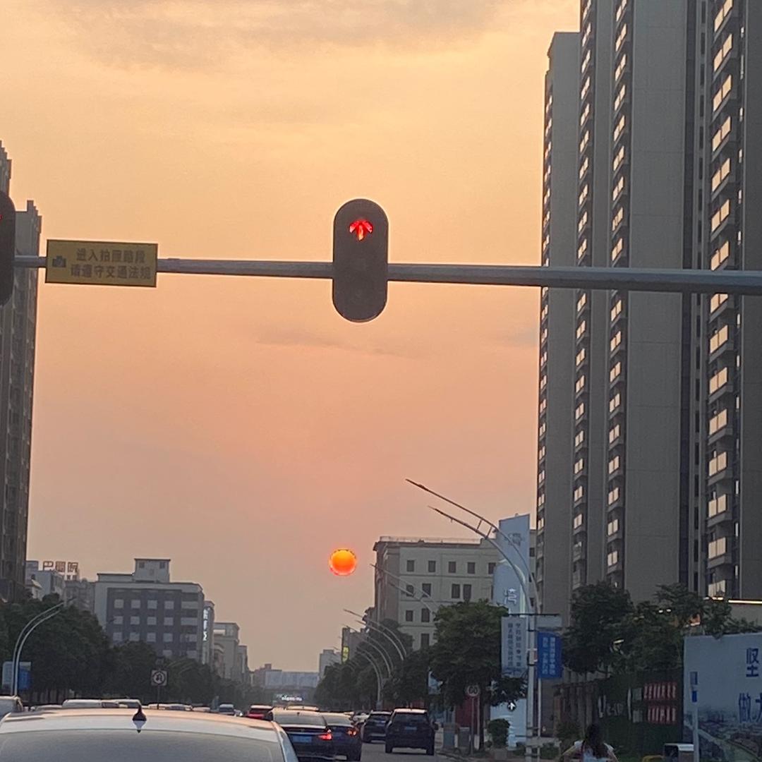 小同志…