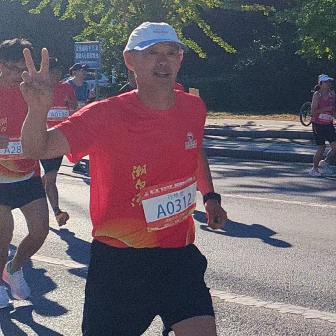 爱跑步的光头哥