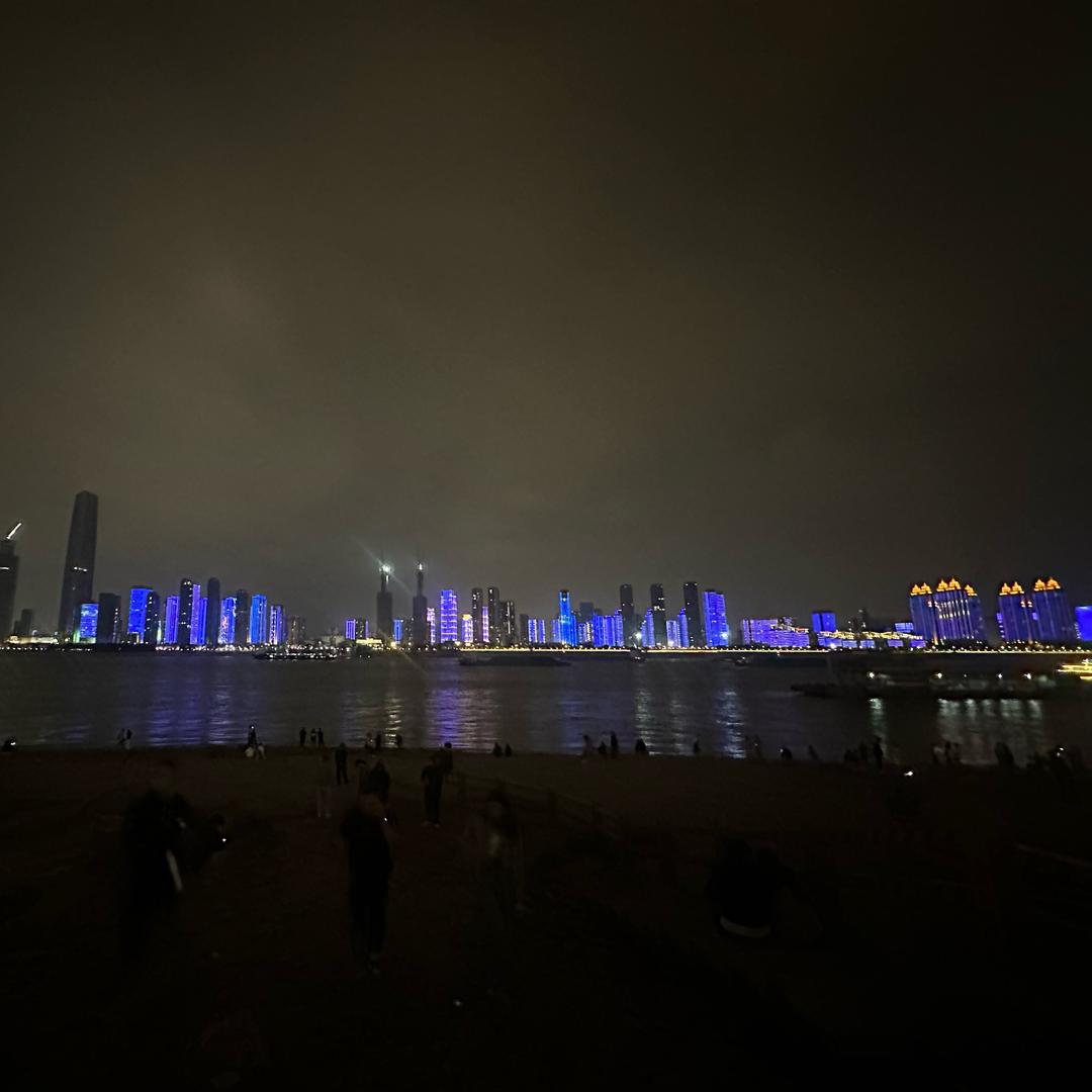 武汉金融小罗