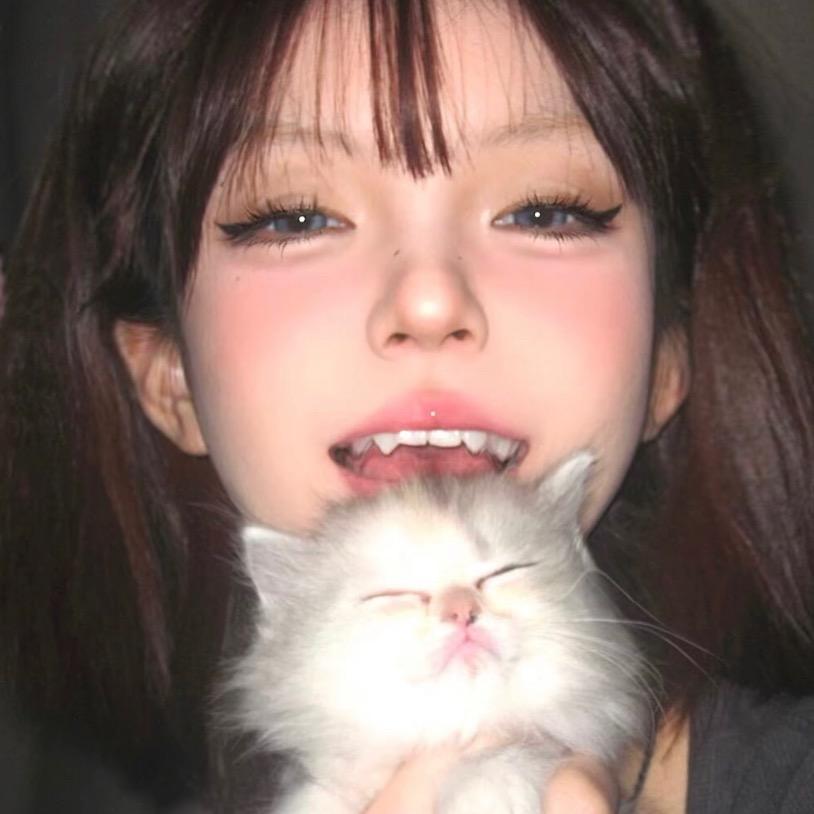 思思酱 >ᯅ<