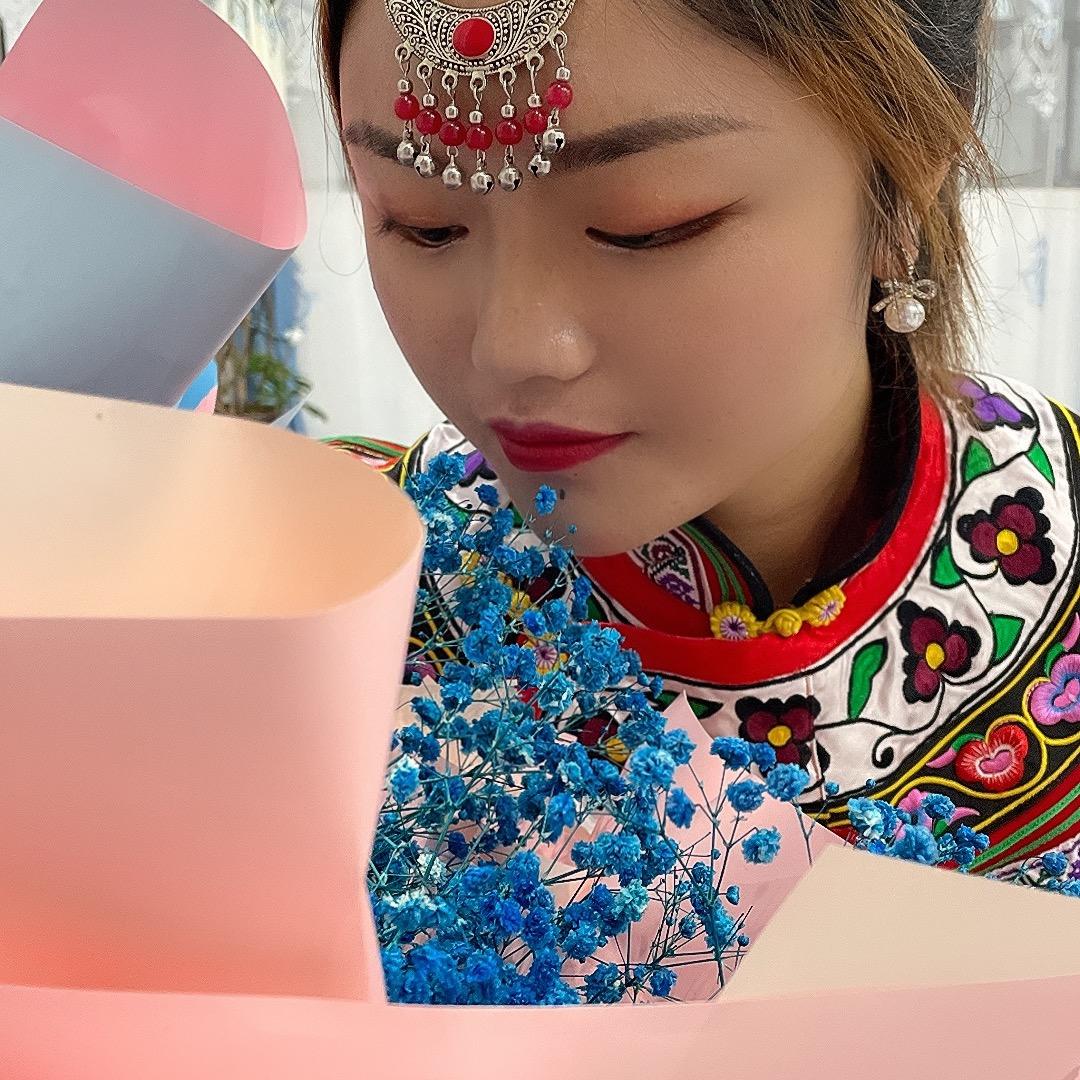 彝族🔥（憨妹）