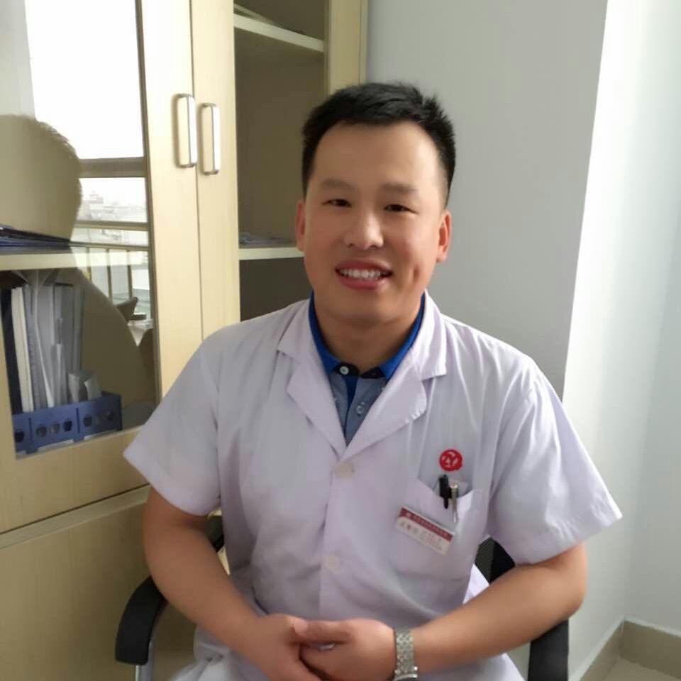 骨科医生孟繁星
