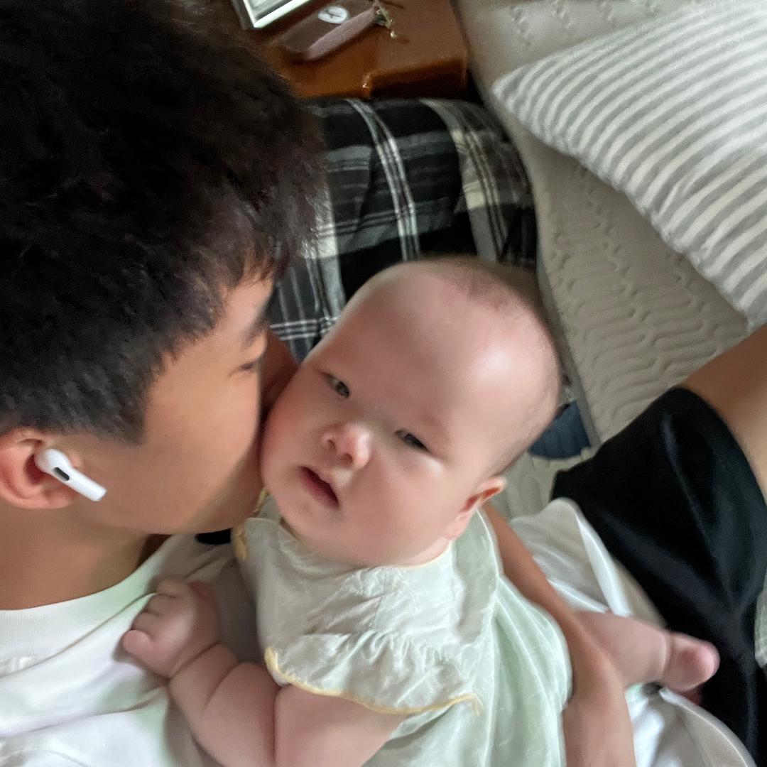 嘟小伊