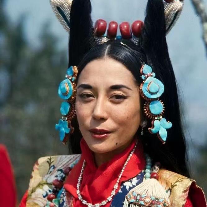 堆绣德吉🪡