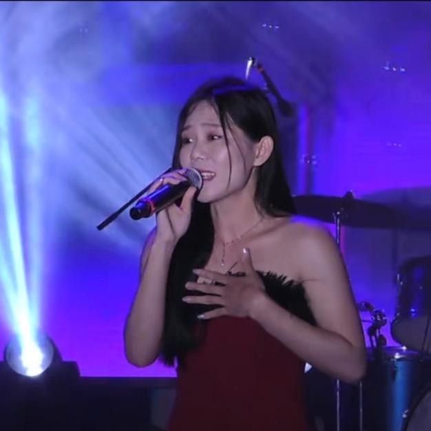 蓝天（李菇凉）