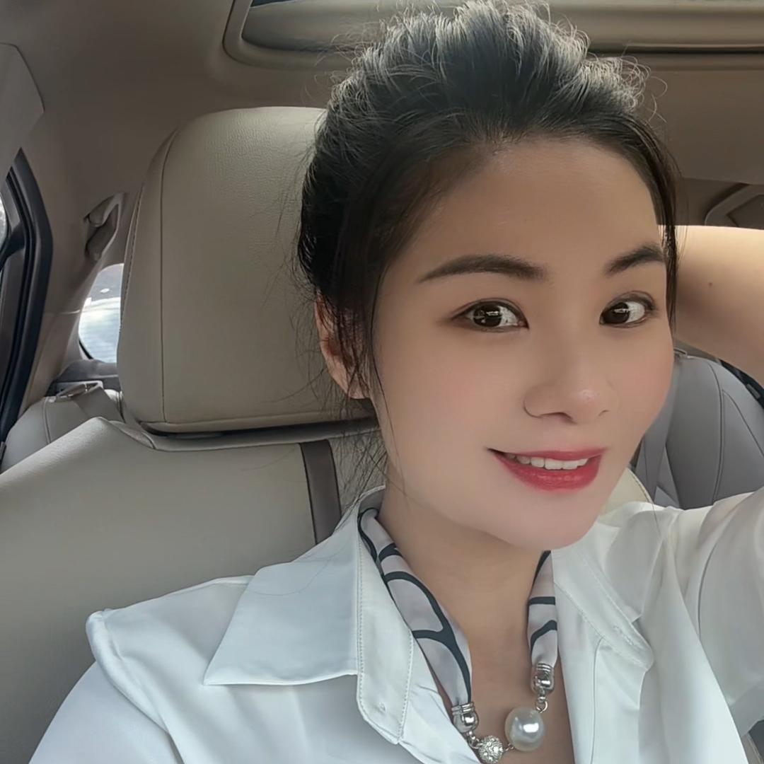 加来燕燕服装