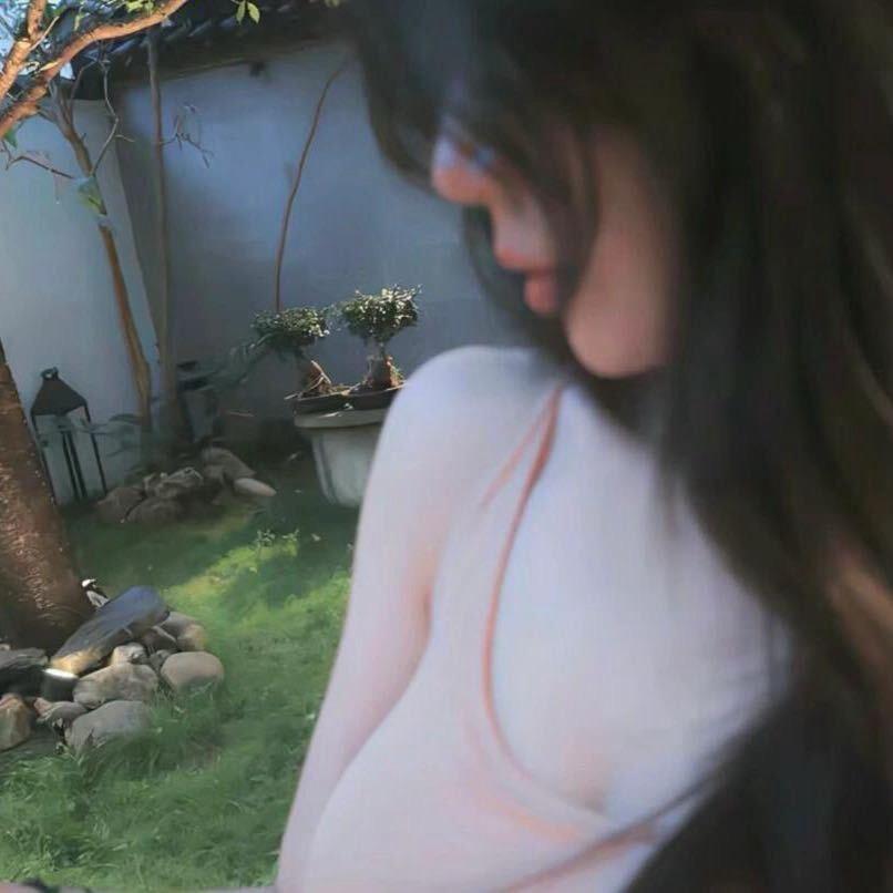 W;