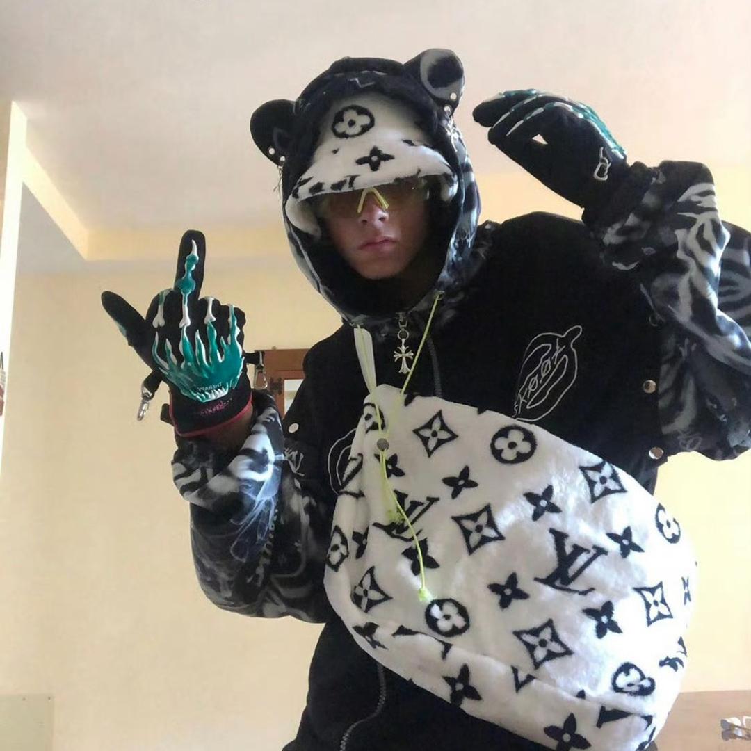.¥