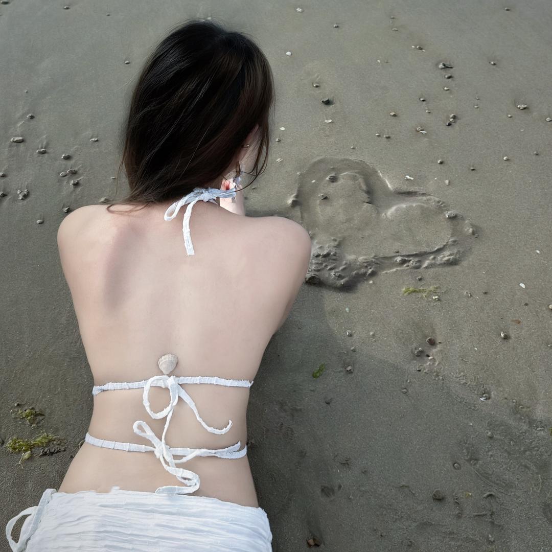 欣欣子.