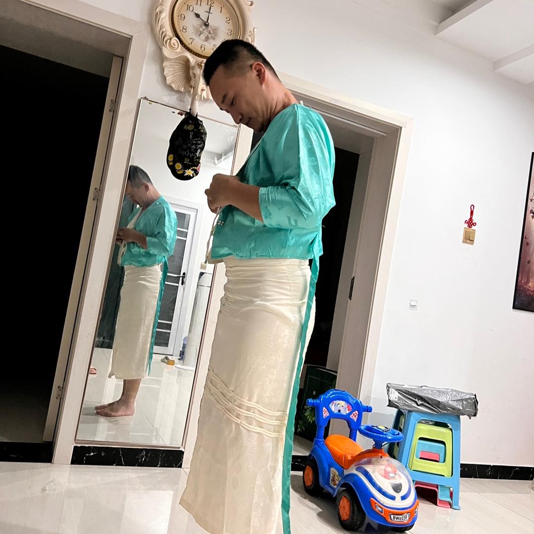 赤橙黄绿青蓝紫的白