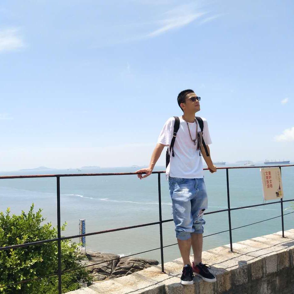 大兄弟去旅行吧