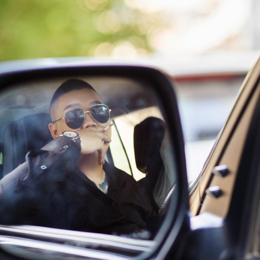 青      云       志