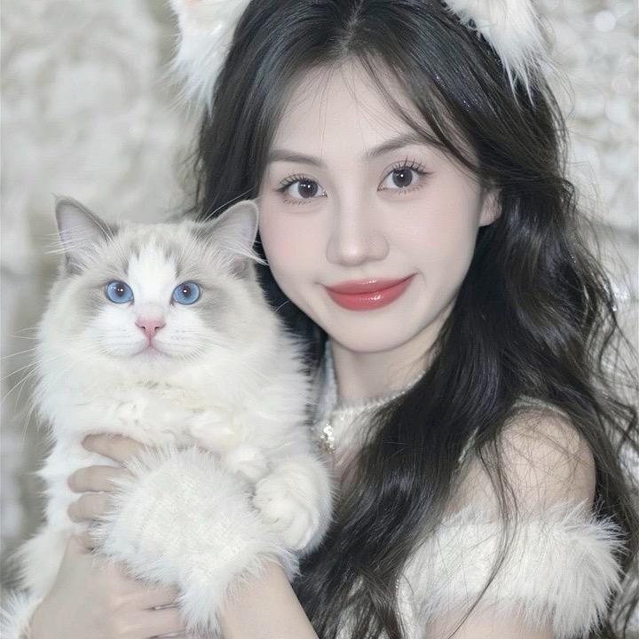 茜茜是小卷毛☁️